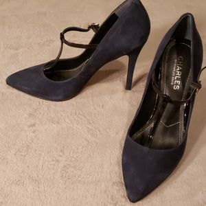 EUC  Charles David navy suede 4" heels